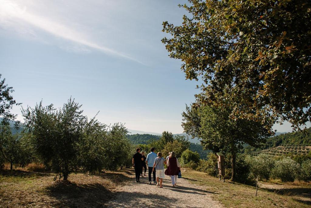 Tenuta Di Forte Sorgnano Gualdo Cattaneo Bagian luar foto