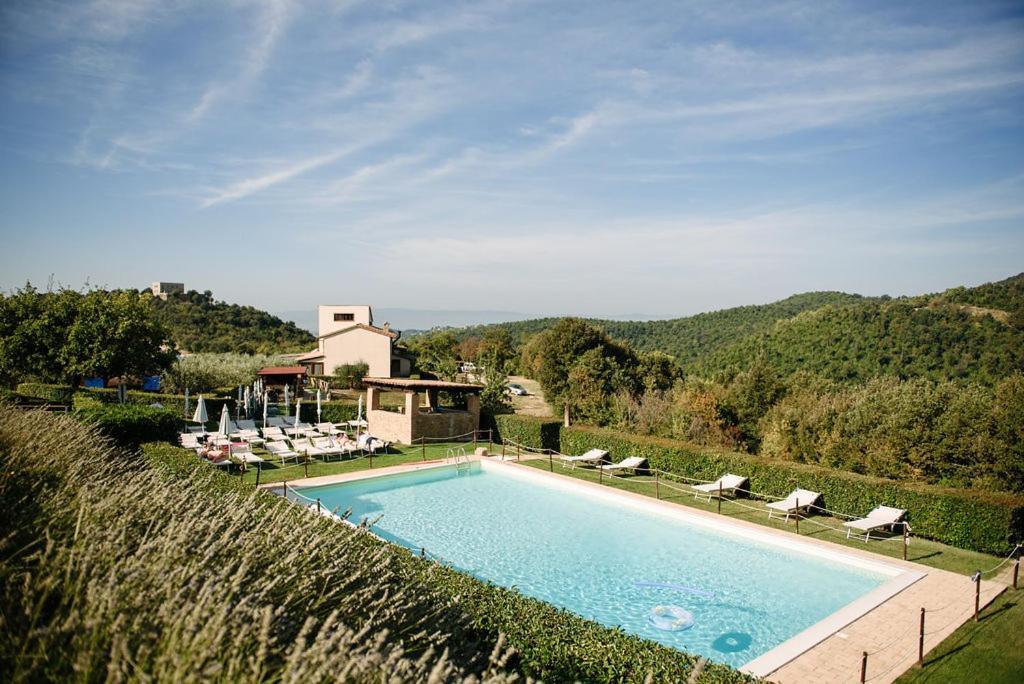 Tenuta Di Forte Sorgnano Gualdo Cattaneo Bagian luar foto