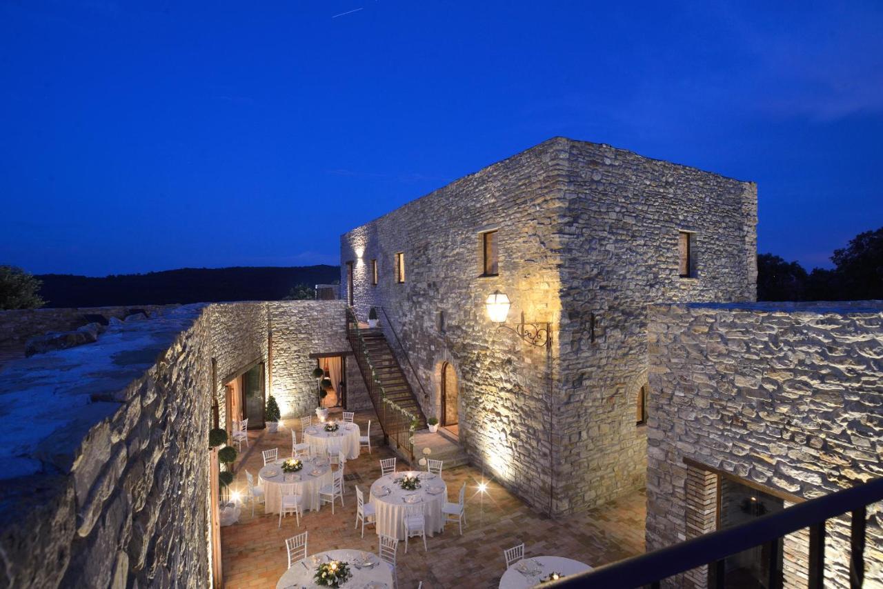 Tenuta Di Forte Sorgnano Gualdo Cattaneo Bagian luar foto